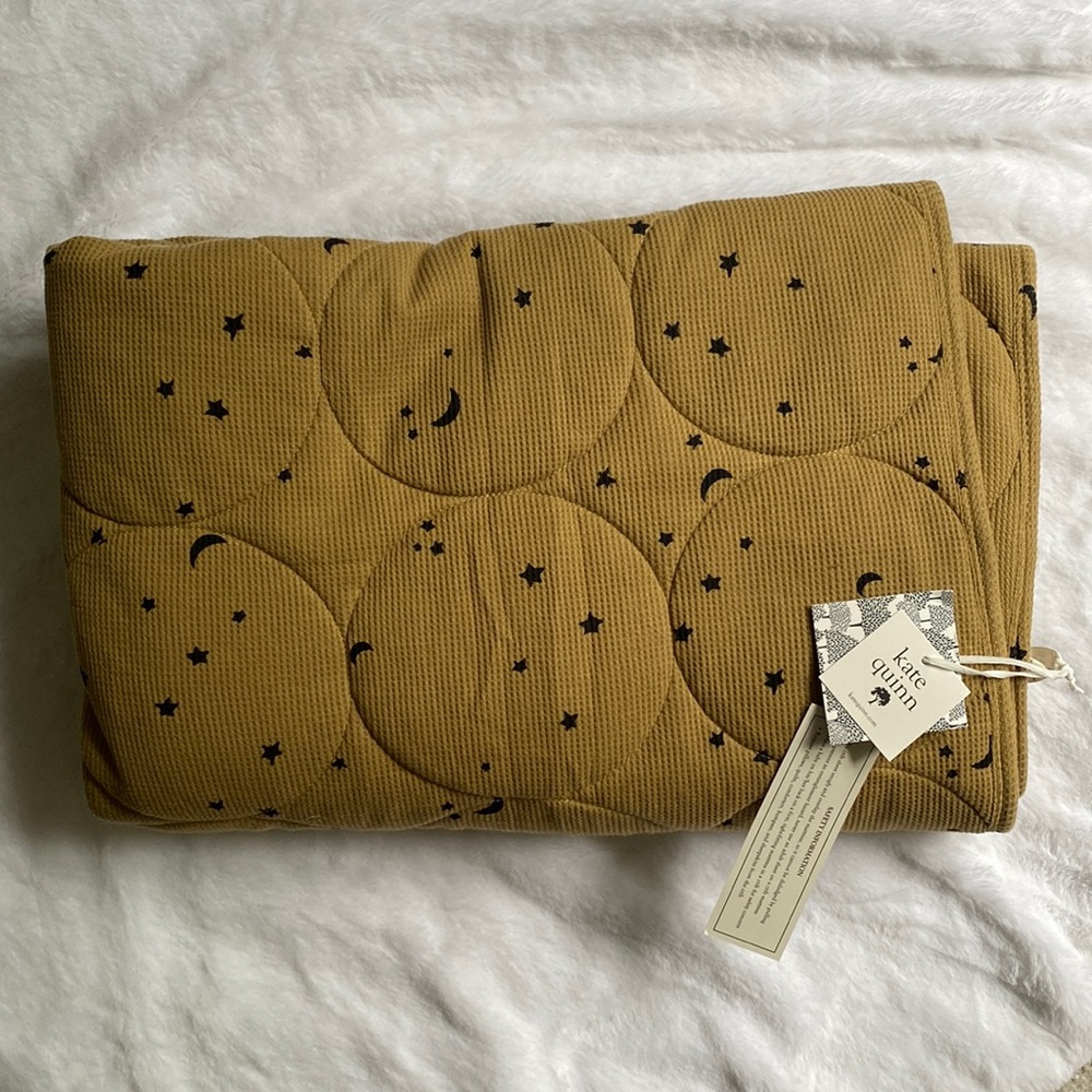 kate quinn quilt